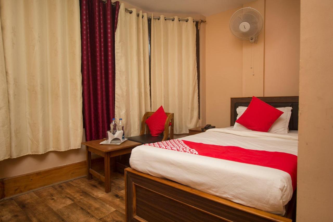 Oyo 23409 Lama Dhim Hotel Калимпонг Стая снимка