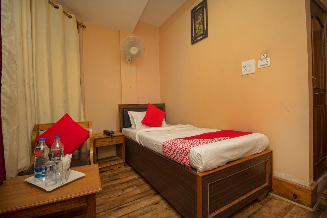 Oyo 23409 Lama Dhim Hotel Калимпонг Стая снимка