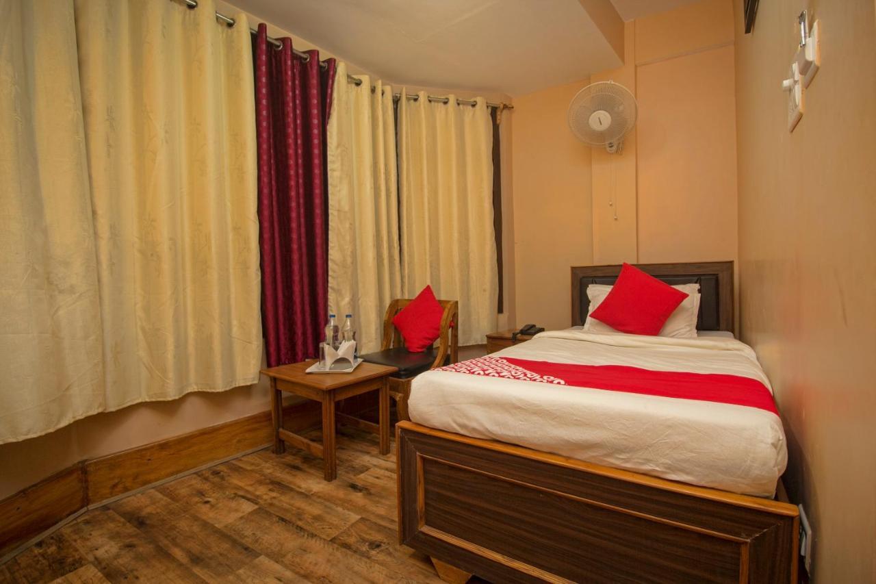 Oyo 23409 Lama Dhim Hotel Калимпонг Екстериор снимка