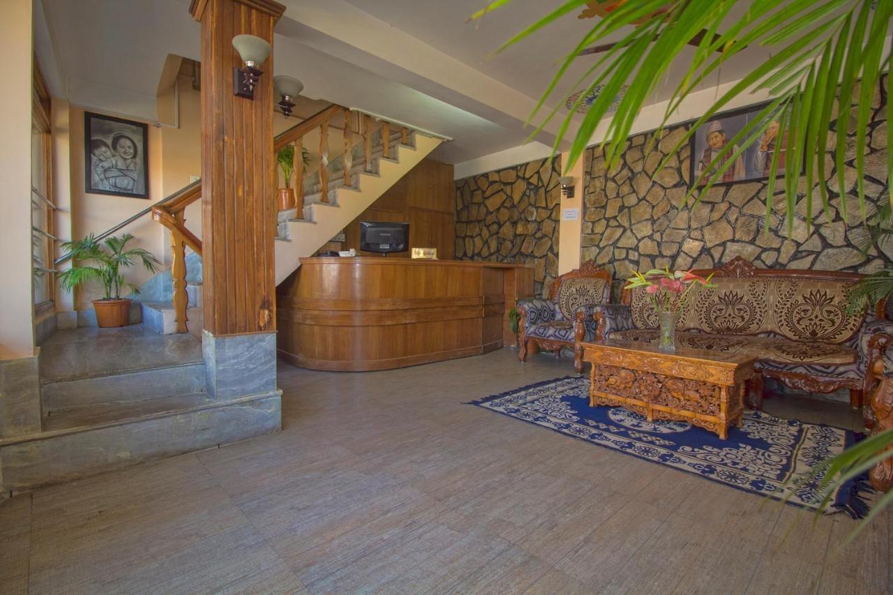 Oyo 23409 Lama Dhim Hotel Калимпонг Екстериор снимка