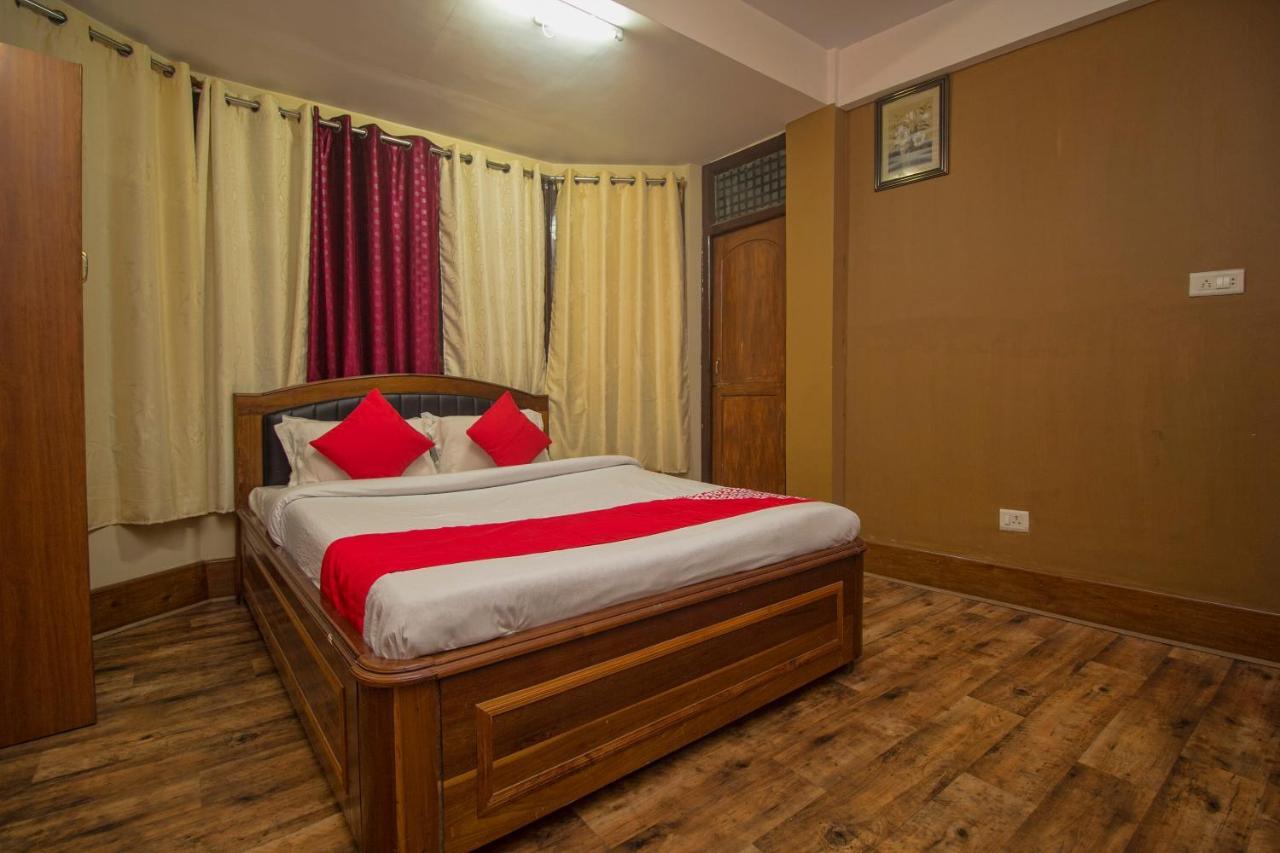 Oyo 23409 Lama Dhim Hotel Калимпонг Стая снимка