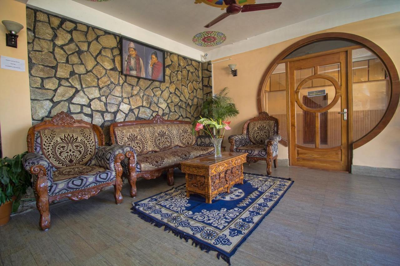 Oyo 23409 Lama Dhim Hotel Калимпонг Екстериор снимка